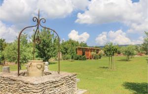 Maisons de vacances Nice home in Gordes with 3 Bedrooms and Outdoor swimming pool : photos des chambres