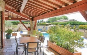 Maisons de vacances Nice home in Gordes with 3 Bedrooms and Outdoor swimming pool : photos des chambres