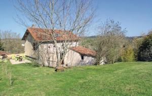 Maisons de vacances Amazing home in Grignols with 2 Bedrooms and WiFi : photos des chambres