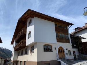 Penzion Adlers Gästehaus Pettneu am Arlberg Rakousko