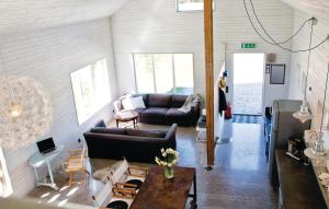 Awesome Home In Onsala With Kitchen