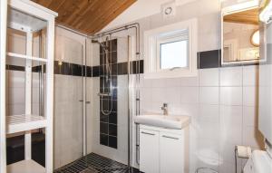 Beautiful Home In Ambjörby With Sauna