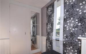 4 Bedroom Nice Home In Sollebrunn