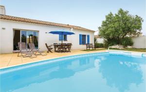 Maisons de vacances Holiday home Saint Jean de Monts 44 with Outdoor Swimmingpool : photos des chambres