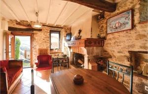Maisons de vacances Two-Bedroom Holiday Home in Razecueille : photos des chambres