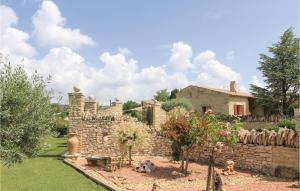 Maisons de vacances Nice home in Gordes with 3 Bedrooms and Outdoor swimming pool : photos des chambres