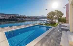 Four-Bedroom Holiday Home in Sibenik