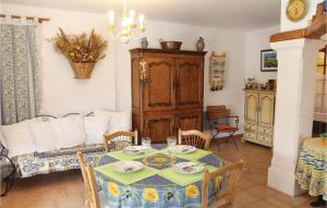 Maisons de vacances 3 Bedroom Stunning Home In Gordes : photos des chambres