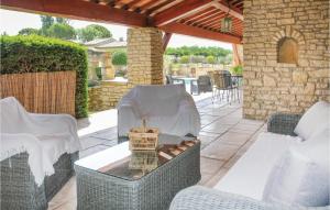 Maisons de vacances Nice home in Gordes with 3 Bedrooms and Outdoor swimming pool : photos des chambres