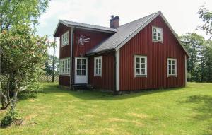 Stunning Home In Lidhult With Wifi