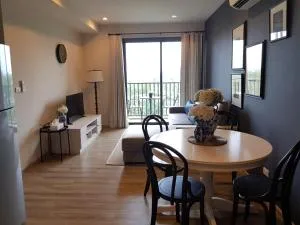 Rain Cha-am Huahin by Smiley - Phra Ratchawang Marukkhathayawan