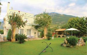 Four-Bedroom Holiday Home in Mikra Mantineia Messinia Greece