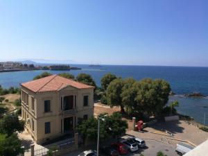 Central luxurious Apartment with sea view!