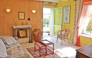 Stunning Home In Plogastel St Germain