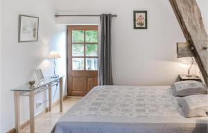 Maisons de vacances Amazing Home In Cravant Les Coteaux : photos des chambres