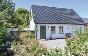 Amazing Apartment In Glemmingebro - Löderup