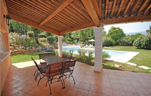 Maisons de vacances Amazing Home In Fayence With 4 Bedrooms, Wifi And Private Swimming Pool : photos des chambres