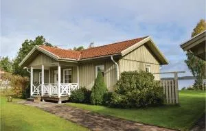 Four-Bedroom Holiday Home In Ljungby - Hölminge