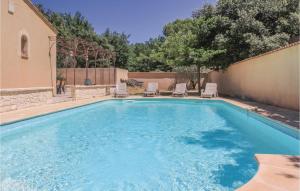 Maisons de vacances Awesome Home In Saint Didier With 3 Bedrooms, Private Swimming Pool And Outdoor Swimming Pool : photos des chambres