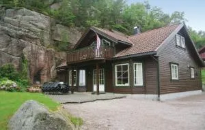Stunning Home In Lindesnes With Sauna - Fjellskår