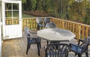 2 Bedroom Amazing Home In Hestra