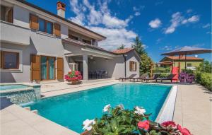 Awesome Home In Trosti With Jacuzzi, Wifi And Outdoor Swimming Pool