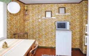 Awesome Home In Ryd With Kitchen