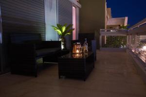 Modern & Classy Central Apartment