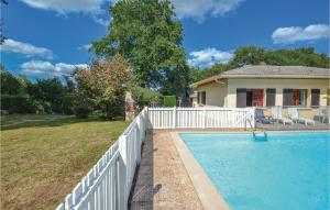 Maisons de vacances Stunning home in Garrosse with 3 Bedrooms, Private swimming pool and Outdoor swimming pool : photos des chambres