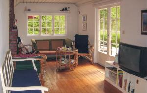 2 Bedroom Lovely Home In Ystad