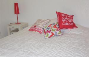 2 Bedroom Lovely Home In Ystad