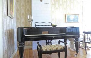 Beautiful Home In Högsby With Kitchen