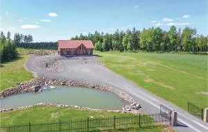 Beautiful Home In Aneby With Wifi - Sjöeryd