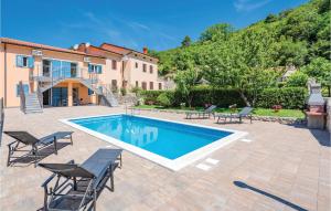 4 star talu Three-Bedroom Holiday Home in Plomin Plomin Horvaatia