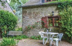 1 Bedroom Stunning Home In Guern