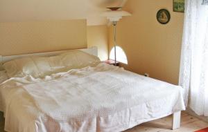 2 Bedroom Beautiful Home In Eskilstuna