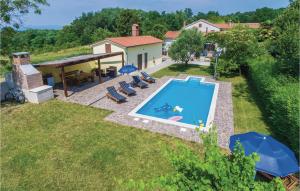 obrázek - Stunning Home In Ruzici With 3 Bedrooms, Wifi And Outdoor Swimming Pool