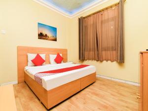 Standard Double - King room in OYO 216 Sama Hotel