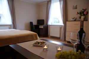 Pinhouse24