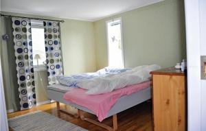 3 Bedroom Lovely Home In Hedekas