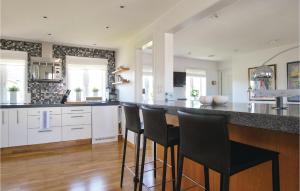 2 Bedroom Stunning Home In Borgholm