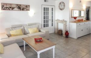 Maisons de vacances Nice Home In Vias With Wifi, Private Swimming Pool And Outdoor Swimming Pool : photos des chambres