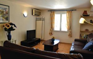 Appartements Gorgeous Apartment In La Valette Du Var With Wifi : photos des chambres
