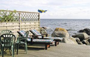 2 Bedroom Beautiful Home In Fjälkinge