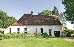 Maisons de vacances Awesome home in St Georges sur Baulche with 4 Bedrooms and WiFi : photos des chambres