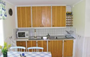 1 Bedroom Nice Apartment In Unnaryd