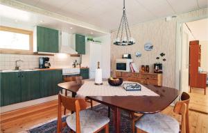 2 Bedroom Stunning Home In Slite