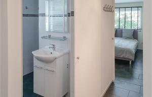 Amazing Home In Leende With Wifi