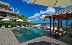 Bon Azur Beachfront Suites & Penthouses with LOV - Pointe aux Piments