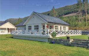 Four-Bedroom Holiday Home in Eidsvag